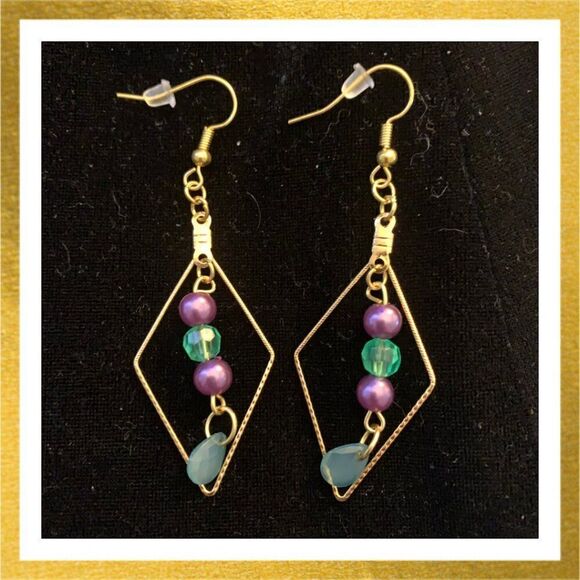 3/$20 Hand Crafted BEADED Dangle HANDMADE Gold Diamond EARRINGS - Picture 1 of 1